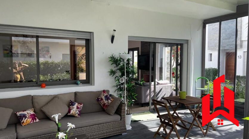 Villa meublée à vendre à Tamaris, Casablanca - vue extérieure de nuit